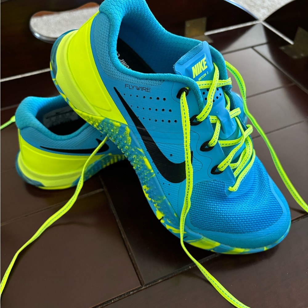 Nike women’s 6